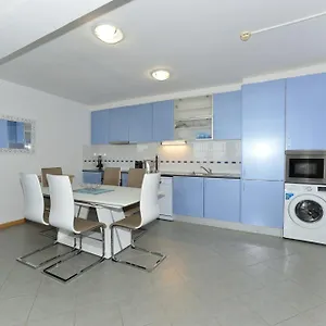 Apartment Ruby Red & Atlantic Blue In Oceano Atlantico